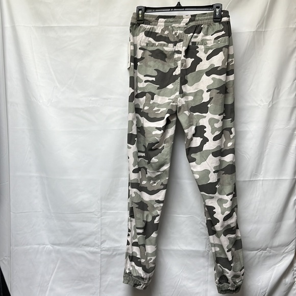 REFUGE relaxed camo jogger - Picture 2 of 8
